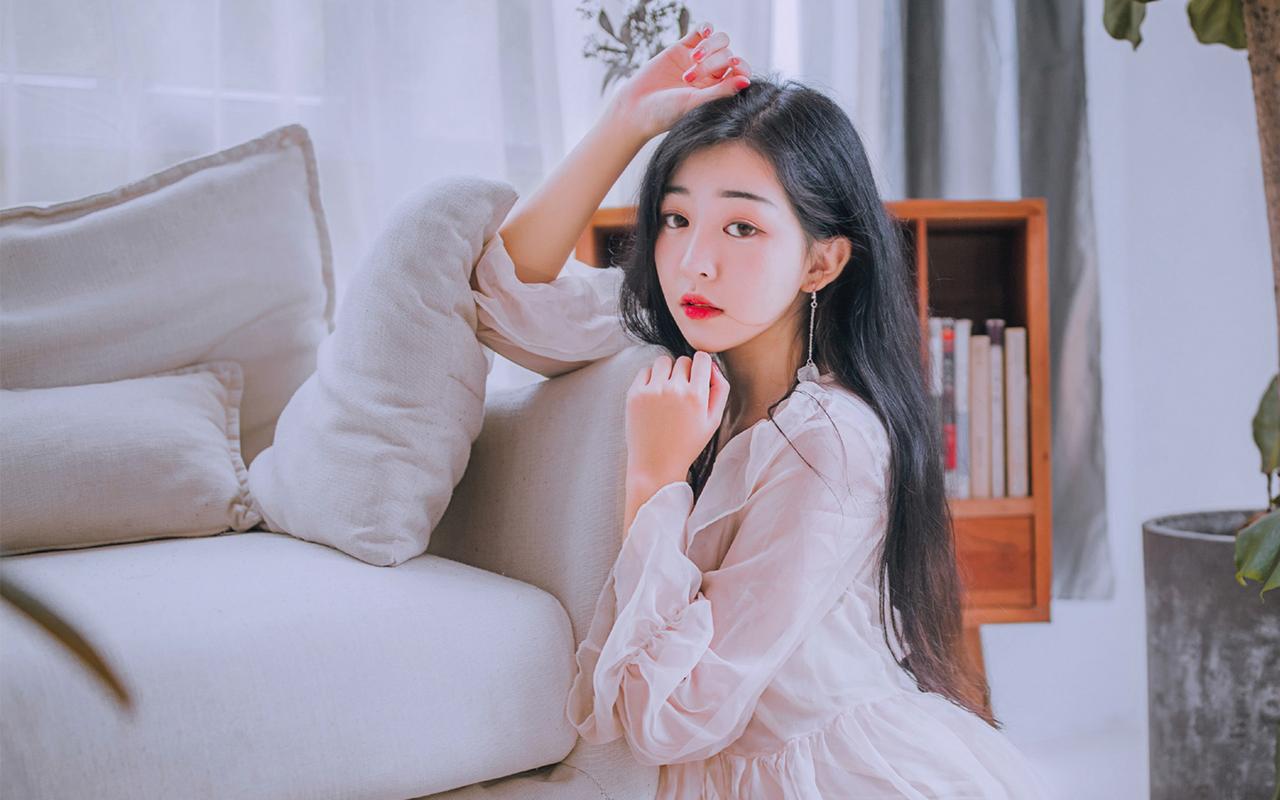 重庆高温天气持续 大熊猫等动物享夏日“清凉套餐”